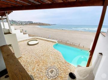 Casa de playa · 325m² · 5 Dormitorios · 3 Estacionamientos · Linda Casa en Venta Estilo Mediterraneo con Ubicacion Privilegiada Punta Hermosa