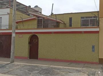 Casa de 3 habitaciones, Lima · San Borja: Casa en Venta, con Gran Potencial en Ubicación Privilegiada