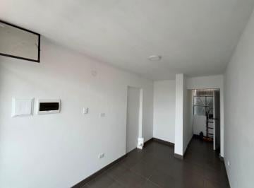 Oficina comercial , Lima · Local con Puerta a La Calle a 50 m del Centro de Salud Breña