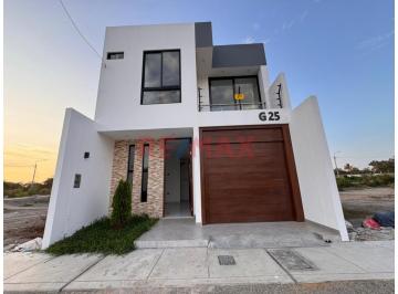 Casa · 180m² · 4 Dormitorios · Casa de Estreno en Venta 2 Pisos en Urb. La Ensenada, a Pasos de La uss.(K. Rojas)