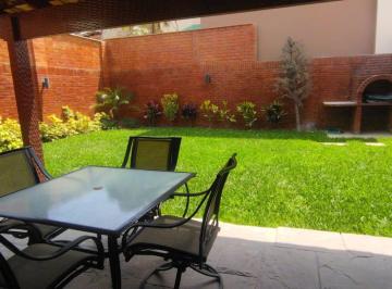 Casa · 420m² · 3 Dormitorios · 2 Estacionamientos · Alquilo Hermosa Casa en Condominio Privado Ubicado Av Golf Los Incas, Surco.