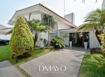 Casa · 416m² · 6 Dormitorios · 4 Estacionamientos · Vendo Lujosa Casa de 564 m² en Zona Privada de La Molina 6 Dorm - 4 Cocheras - Piscina
