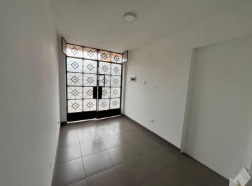Local comercial , Lima · Oficina o Consultorio en Primer Piso con Ingreso Independiente
