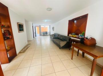 Casa de 6 habitaciones, Lima · Casa Amplia de 3 Pisos Ate con Mini Departamento Independiente.