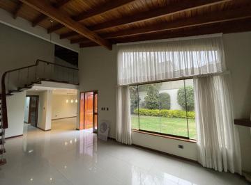 Casa · 256m² · 3 Dormitorios · 2 Estacionamientos · Amplia Casa - Impecable en La Mejor Zona de La Molina
