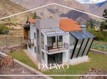 Casa · 200m² · 4 Dormitorios · 3 Estacionamientos · Casa de Campo en Urubamba Muy Cerca a Ollantaytambo Para Inversión o Uso Propio
