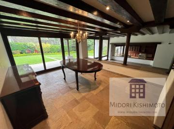 Casa · 659m² · 5 Dormitorios · 8 Estacionamientos · Linda Casa en Jiron Tomasal