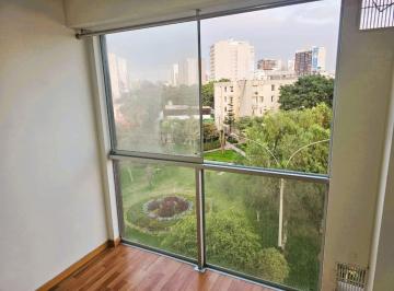 Departamento de 2 habitaciones, Lima · 1 Dormitorio + 2 Cuartos Pequeños (Con Su Propia Puerta y Closets Para Visita, Escritorio o El Bebe)