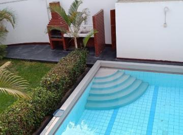 Casa de 7 habitaciones, Lima · Casa con Piscina en Alquiler en Chosica