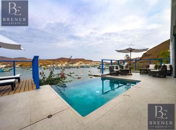 Casa · 700m² · 5 Dormitorios · 6 Estacionamientos · Casa de Playa en La Isla de Pucusana