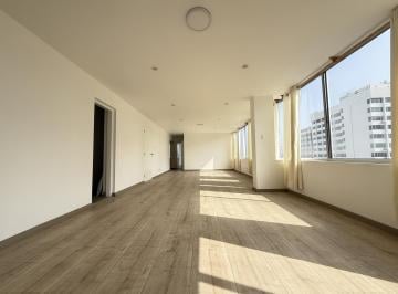 Departamento · 206m² · 4 Dormitorios · 2 Estacionamientos · Departamento Remodelado en Venta