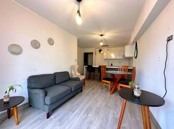 Departamento de 3 habitaciones, Lima · Alquiler 3 Dorm., 2 Baños, Segundo Piso, Calle Berlin