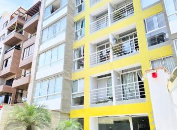 Departamento de 3 habitaciones, Lima · Amplio y Moderno Departamento — Frente a Parque San Martin - P Libre