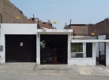 Terreno / Lote · 100ha · 3 Dormitorios · Casa en Venta Como Terreno Amplio 240 m² Carabayllo