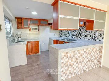 Departamento · 139m² · 4 Dormitorios · 2 Estacionamientos · Venta de Amplio Departamento de 139 m² con Patio en 1er Piso - Santiago de Surco