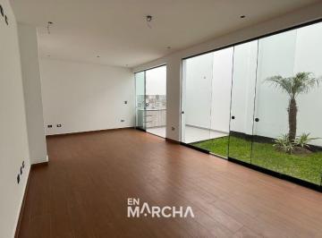 Casa de 4 habitaciones, Lima · Venta Casa en Batallón Callao Norte, Surco $440, 000