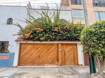 Casa · 118m² · 3 Dormitorios · Se Alquila Primer y Segundo Piso de Casa en Magdalena