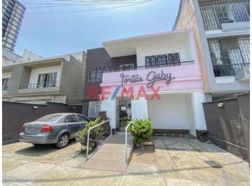 Casa de 4 habitaciones, Lima · Casa en Venta Como Terreno en Miraflores - Zona Comercial Cz, 300 m²