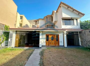 Casa de 5 habitaciones, Lima · Venta de Exclusiva Casa con Piscina en La Rinconada del Lago – La Molina