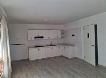 Departamento de 2 habitaciones, Lima · Alquilo 1er Piso 125 m² Mas Terraza, Muy Centrico Cerca Al Club Terrazas