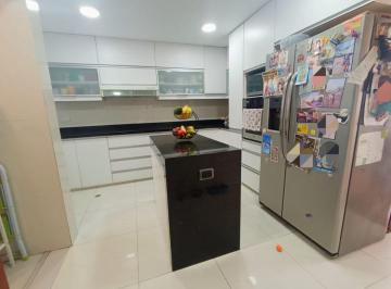 Departamento de 4 habitaciones, Lima · Se Vende Amplio Flat 138 M²/ Surco/est. Doble/deposito