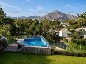 Casa · 380m² · 3 Dormitorios · 3 Estacionamientos · Casa en Venta en Santiago de Surco
