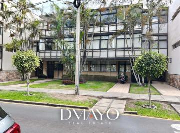 Departamento · 150m² · 2 Dormitorios · 1 Estacionamiento · Amplio Departamento en Miraflores con Directa Al Parque