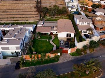 Casa · 633m² · 4 Dormitorios · 3 Estacionamientos · Casa en Rinconada del Lago
