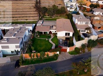 Casa · 633m² · 4 Dormitorios · 3 Estacionamientos · Casa en Rinconada del Lago