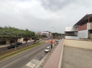 Casa · 321m² · 7 Dormitorios · 2 Estacionamientos · Casa Comercial en Alquiler La Molina, Av Los Constructores, 321 m² Para Oficinas y Consultorios