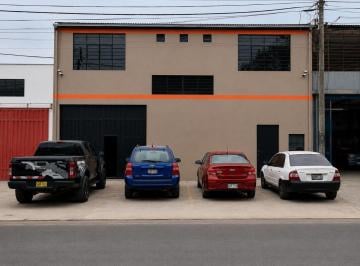 Nave industrial , Lima · ¡Alquilo Local Industrial de At 300 m² y Ac 500 m² en Urb. Vulcano Ate!