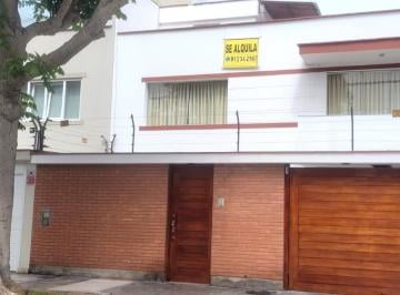 Fachada · Amplia Casa en Zona Centrica, a 1 Cuadra de Av Pershing y 3 de Av Javier Prado