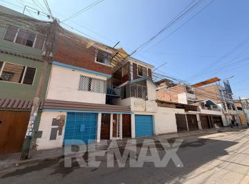 Departamento · 186m² · 2 Dormitorios · 1 Estacionamiento · Departamento en 1er Piso con Local Comercial en Sjm - 186 m² en Zona Estratégica