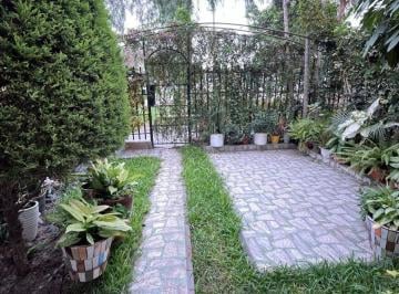 Casa de 10 habitaciones, Lima · Los Olivos: Moderna Casa en Venta, Centrica Ubicación.
