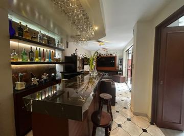 Casa · 261m² · 7 Dormitorios · 2 Estacionamientos · Se Vende Casa de 7 Dorm. 2cocheras en Surco 160 m²