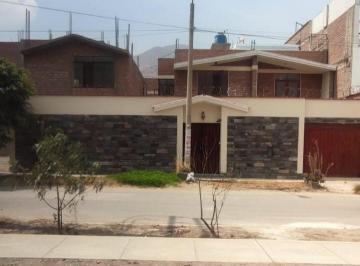 Casa · 470m² · 10 Dormitorios · 1 Estacionamiento · Amplia Casa en Venta en Huampaní – Ideal Como Vivienda o Inversión