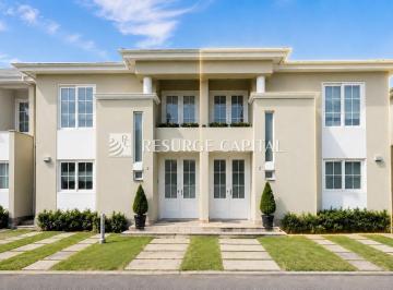 Casa · 171m² · 3 Dormitorios · 2 Estacionamientos · Venta de Casa en Exclusiva Zona de Surco