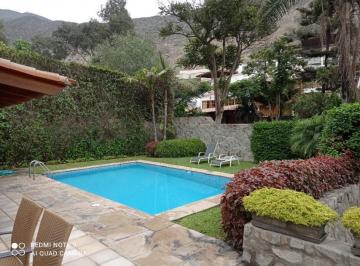 Casa · 1000m² · 5 Dormitorios · 2 Estacionamientos · Vendo Bonita Casa en Calle El Mirador N 21x, Urb. La Planicie, La Molina