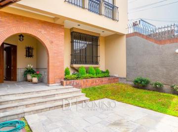 Casa · 390m² · 4 Dormitorios · 2 Estacionamientos · Casa Céntrica en Manuel Olguín