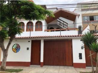 Departamento · 130m² · 3 Dormitorios · Amplio Departamento de 130 m² en Av Coronel Bermúdez – Chorrillos
