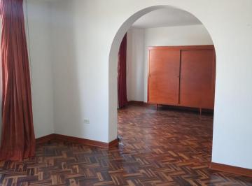 Casa · 263m² · 7 Dormitorios · 1 Estacionamiento · Casa de 3 Pisos en Santa Victoria Chiclayo