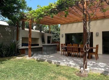 Casa de 5 habitaciones, Lima · Acogedora, Practica y Comoda Casa en Venta