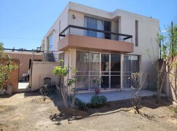 Casa de 3 habitaciones, Arequipa · Amplia Casa en Venta en Cercado de Arequipa