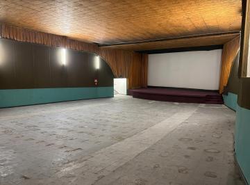Local comercial · 608m² · Amplio Local - Teatro en Jiron de La Union