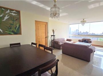 Departamento de 4 habitaciones, Trujillo · El Golf Trujillo Dúplex Bien Conservado 3dorm $240,000 Terraza Bbq