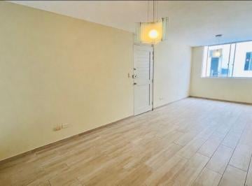 Departamento de 2 habitaciones, Lima · Alquilo Dpto. 2 Dor, Ambos C/ Baño Incorporado | Calle Francia | S/ 3,200