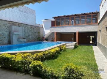 Casa · 300m² · 5 Dormitorios · 4 Estacionamientos · Casa en Playa en Venta La Salinas Chilca
