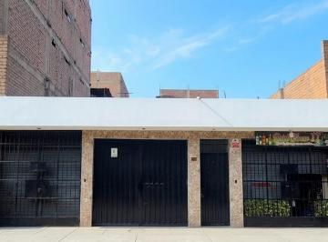 Local comercial de 3 habitaciones, Lima · Se Vende Esta Propiedad At. 240 m²