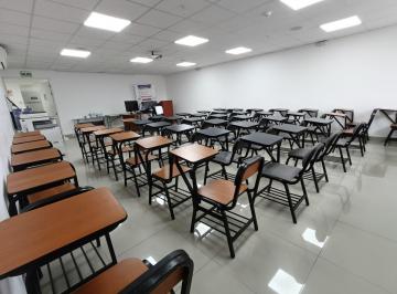 Oficina comercial · 140m² · Oficina en Excelente Ubicación, 140 m², Lince