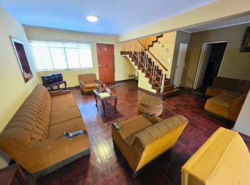 Casa · 371m² · 5 Dormitorios · 1 Estacionamiento · Casa en Venta en Pueblo Libre